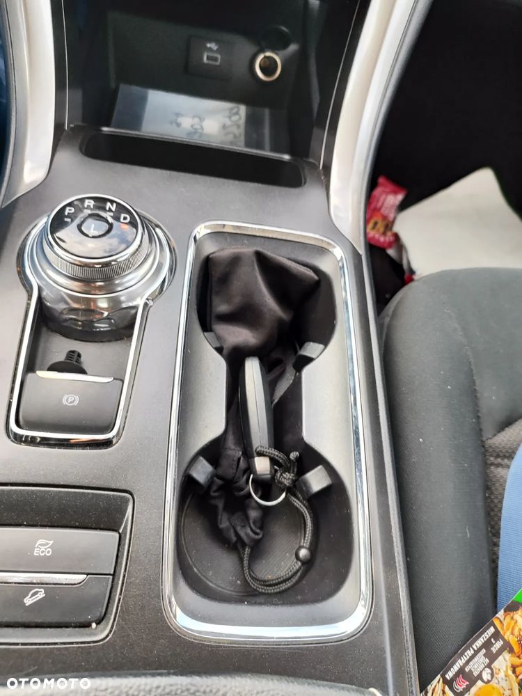 Ford Fusion - 15