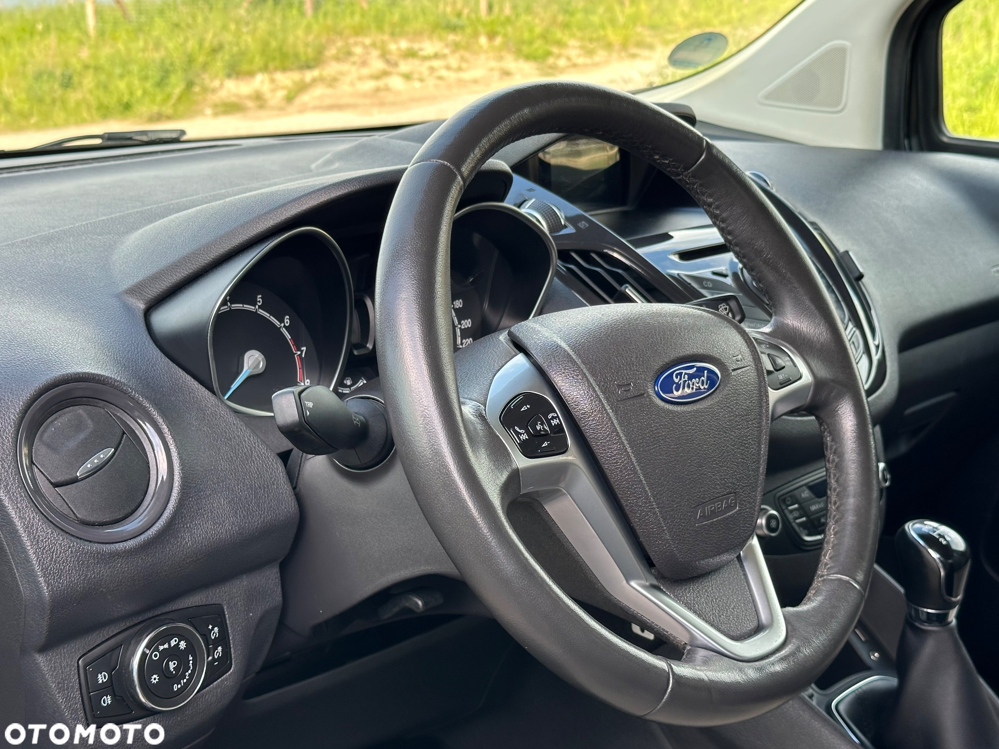 Ford Tourneo Courier 1.0 EcoBoost Titanium - 26