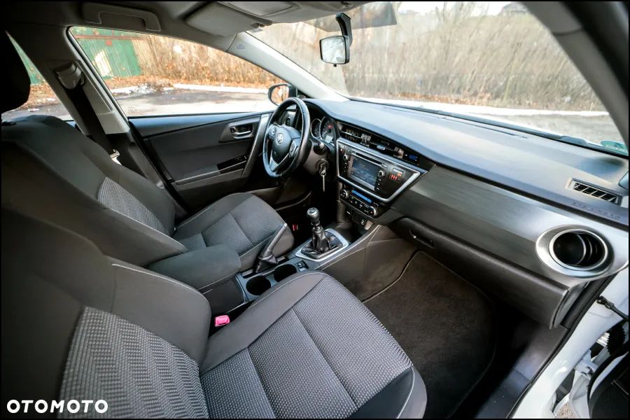 Toyota Auris - 18