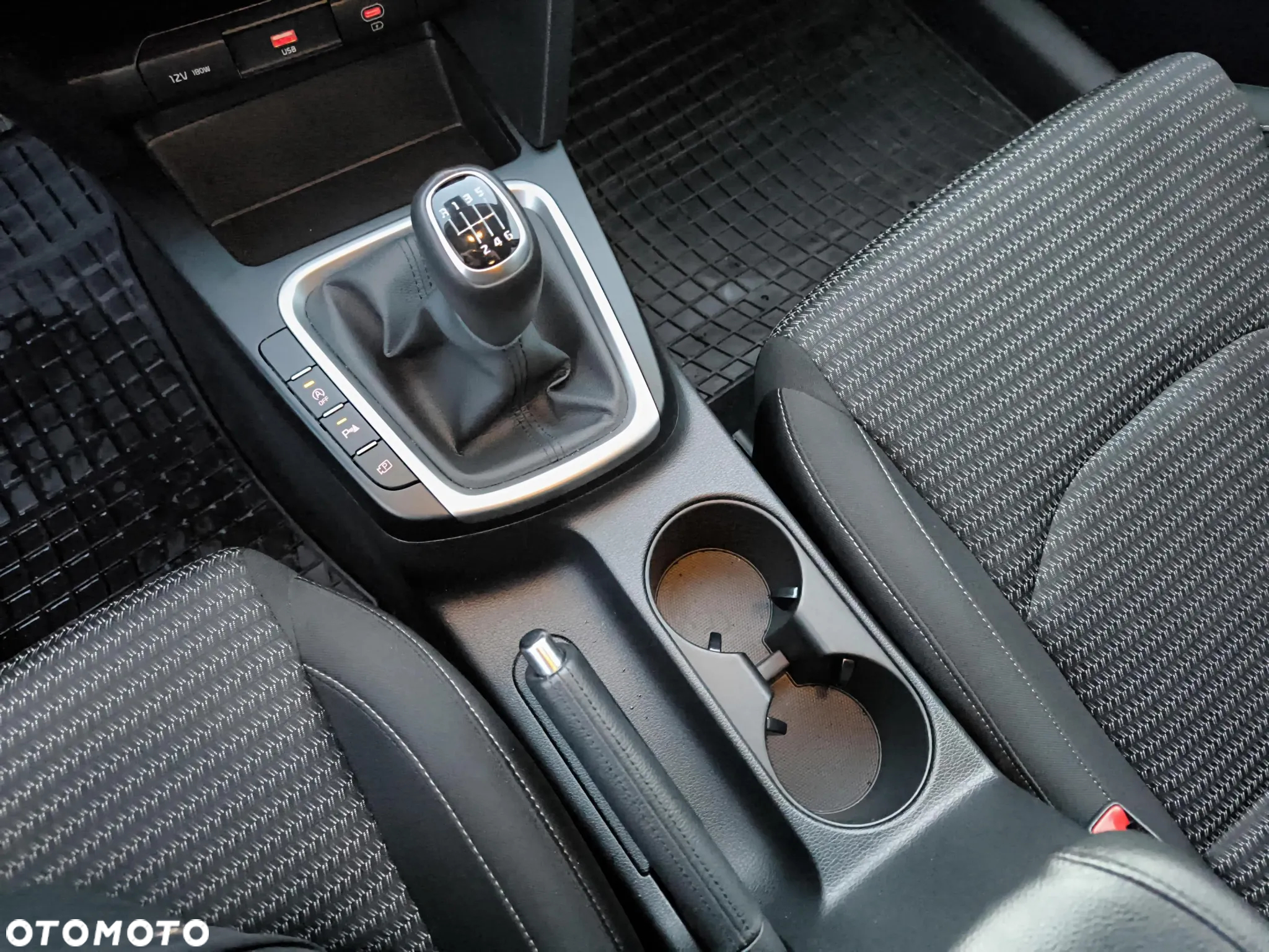 Kia Ceed 1.5 T-GDI M - 14