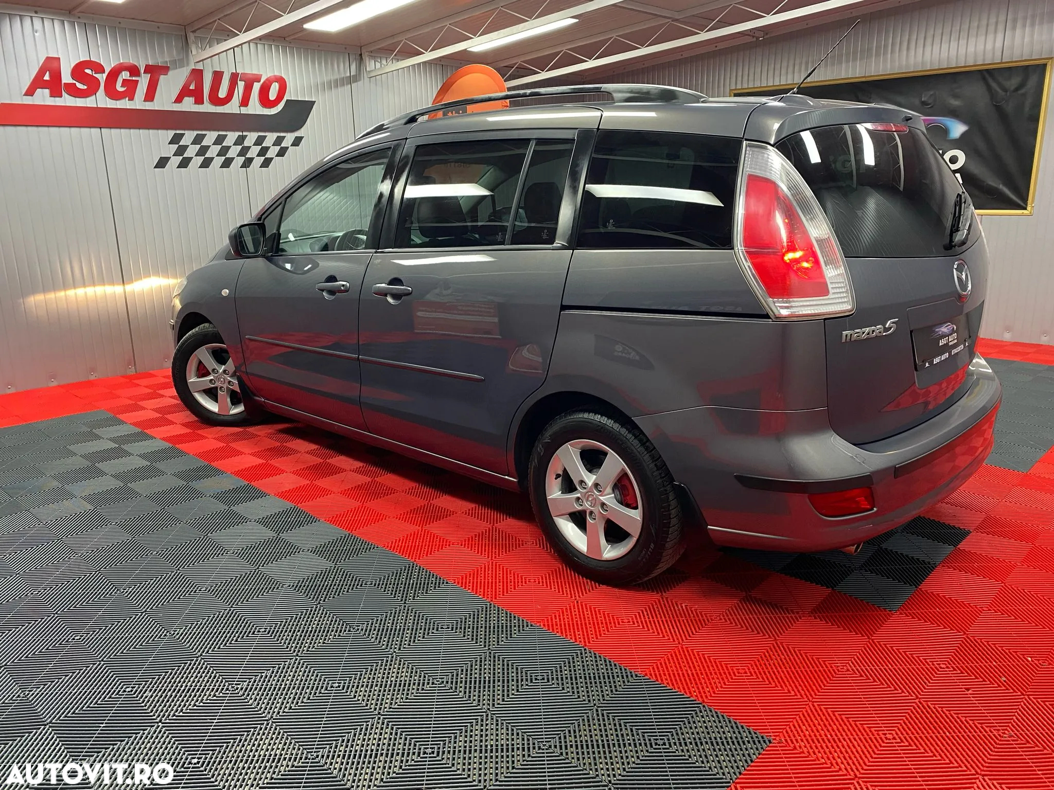 Mazda 5 - 5