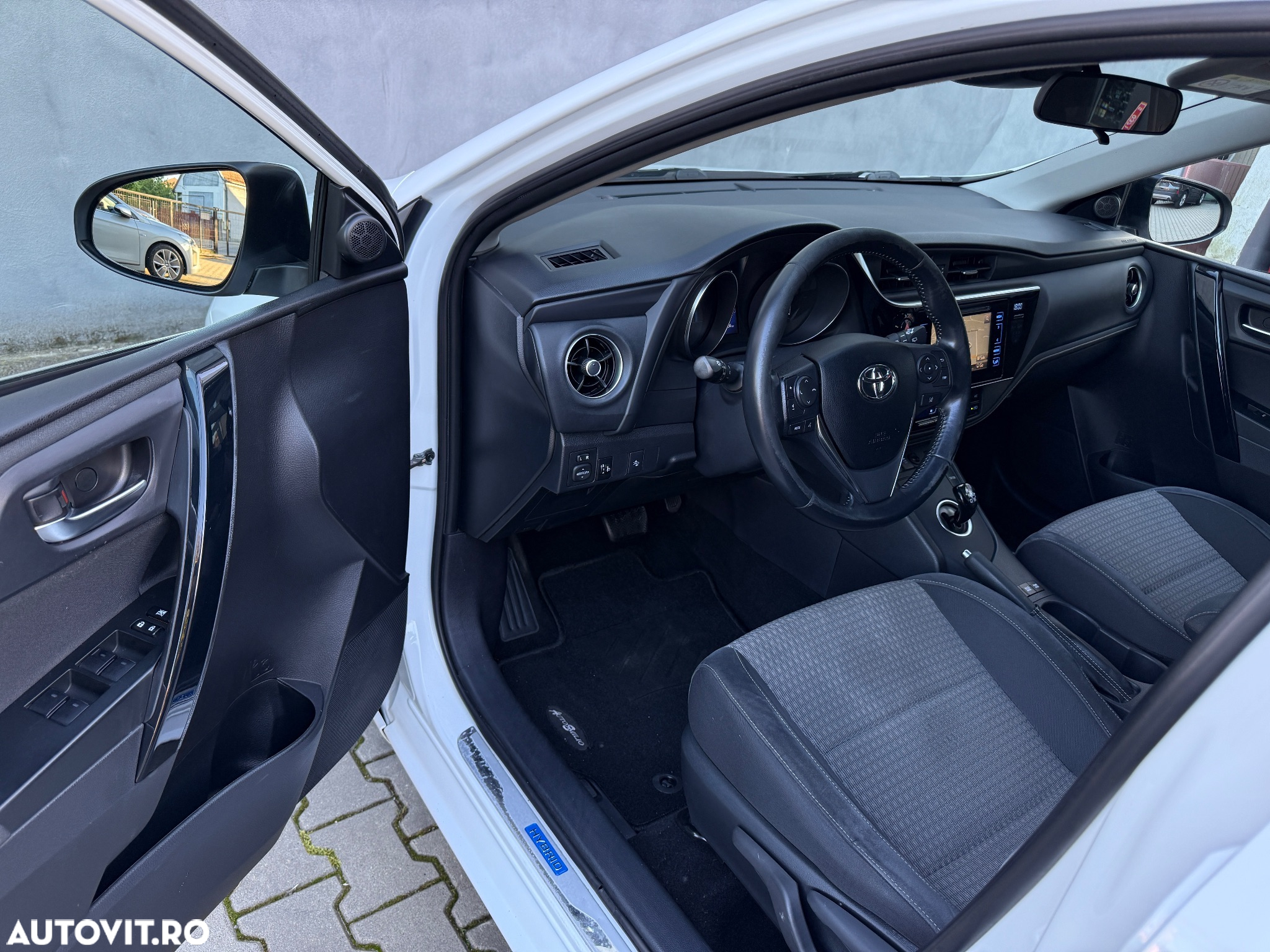 Toyota Auris 1.8 VVT-i Hybrid Automatik Comfort - 23
