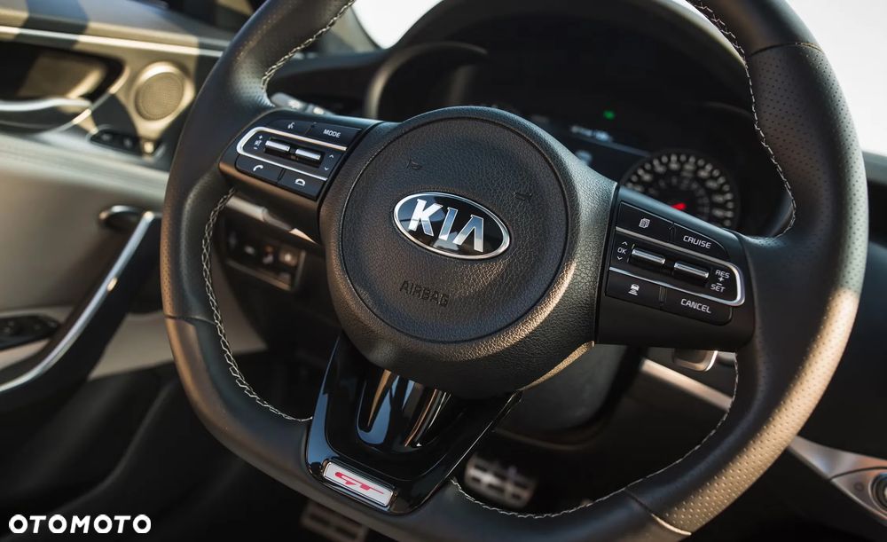Kia Stinger 3.3 T-GDI AWD GT - 14