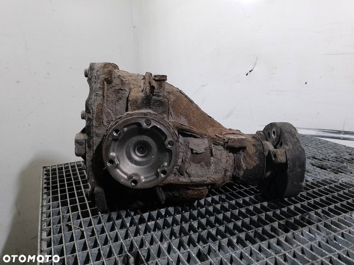 DYFERENCJAŁ TYŁ MERCEDES-BENZ W210 2103513008 3.2 CDI - 4
