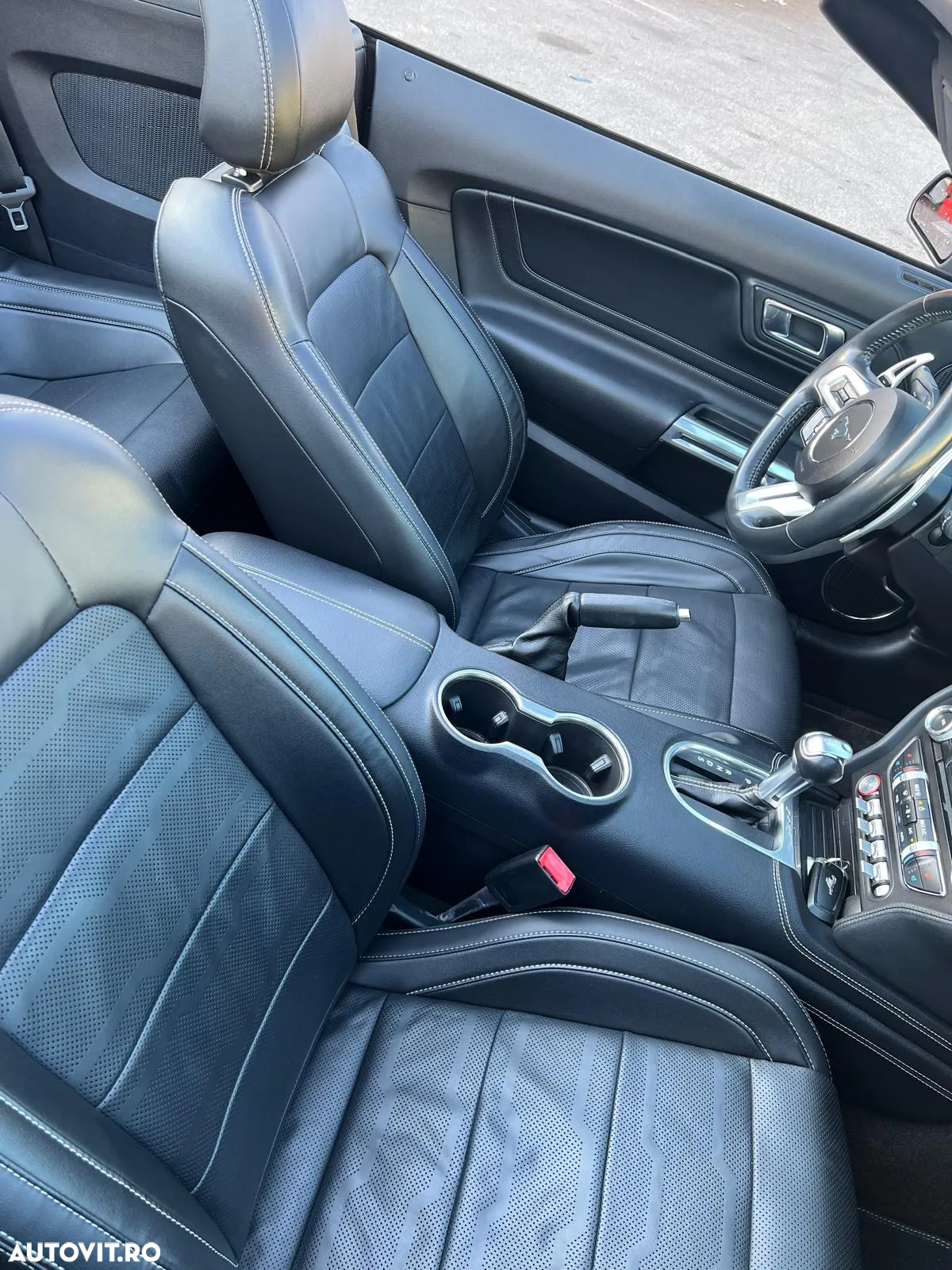 Ford Mustang Cabrio 2.3 Eco Boost - 26