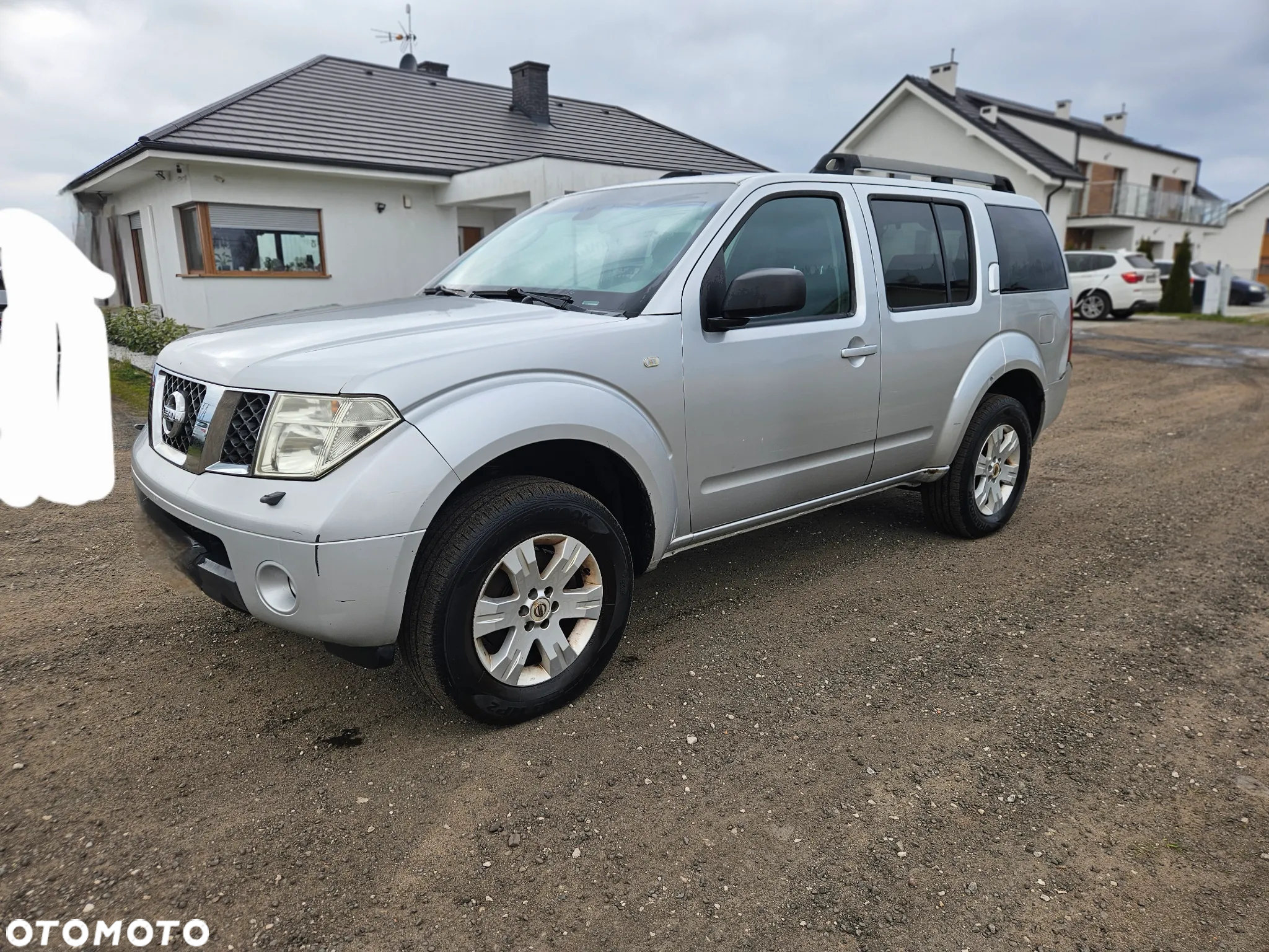 Nissan Pathfinder - 2