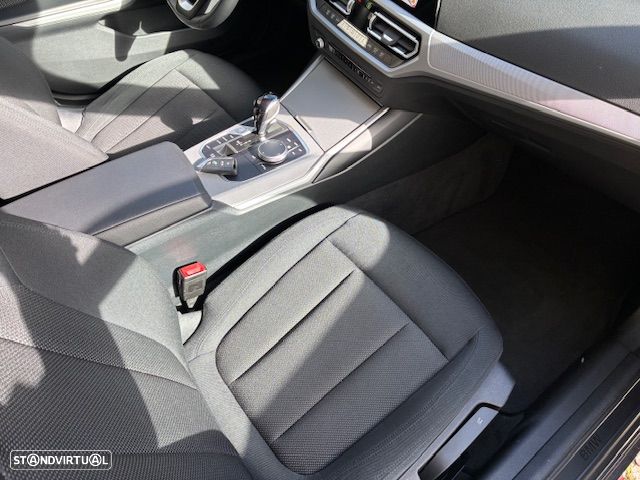 BMW 318 d Ultimate Auto - 21