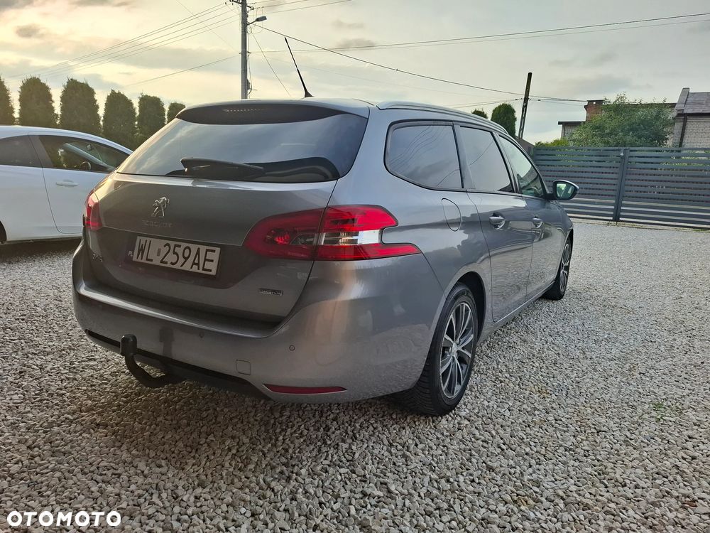 Peugeot 308 1.6 e-HDi Allure S&S - 32