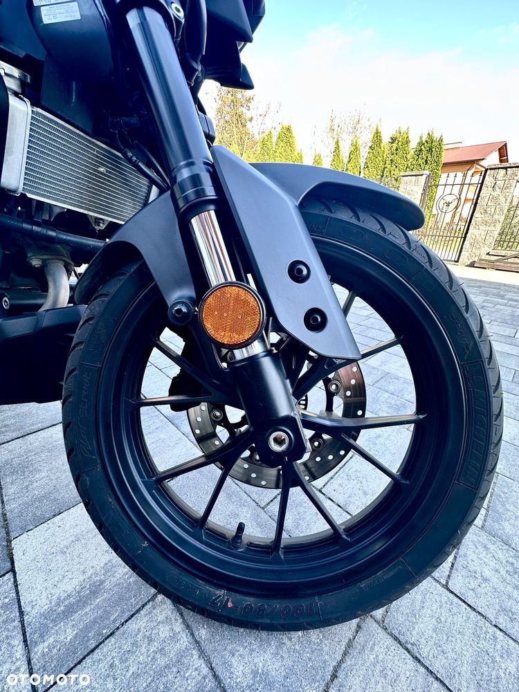 Yamaha MT - 7