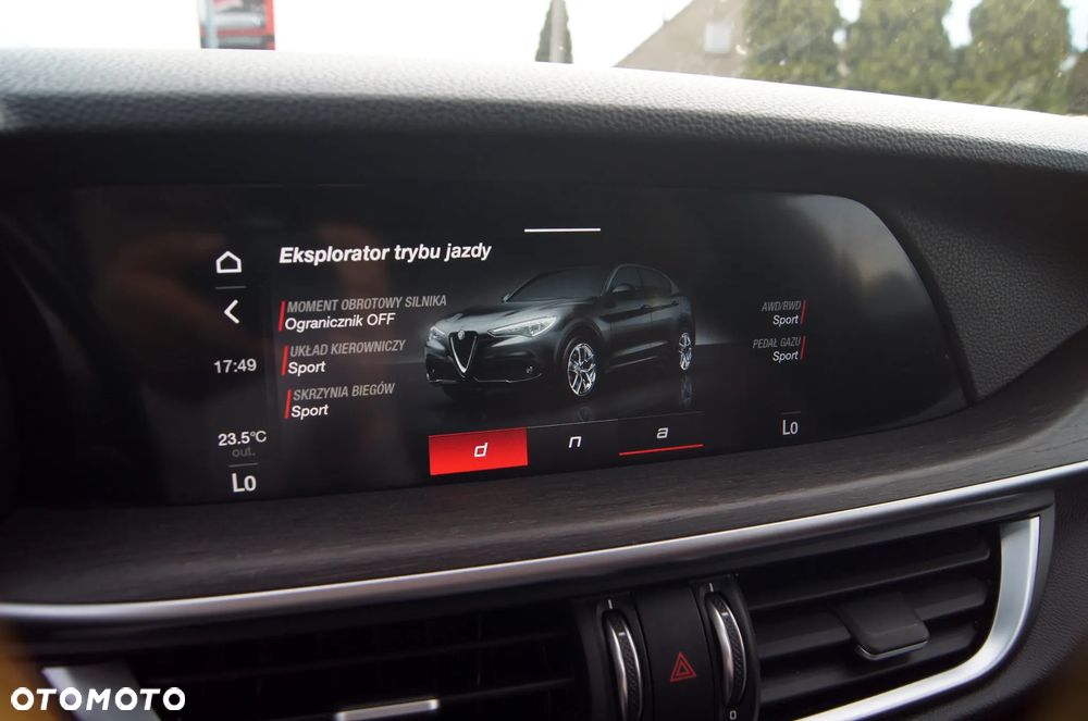 Alfa Romeo Stelvio 2.0 Turbo 16V AT8-Q4 Ti - 26