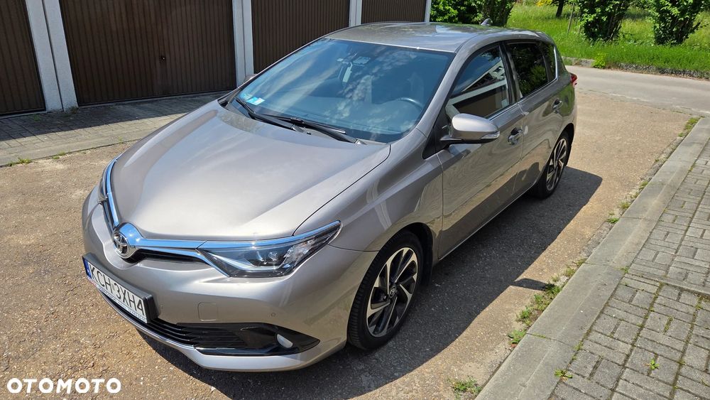 Toyota Auris 1.6 Premium Comfort - 2