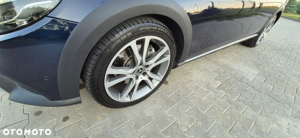 Mercedes-Benz Klasa E 220 d 4Matic T All-Terrain 9G-TRONIC Exclusive - 39
