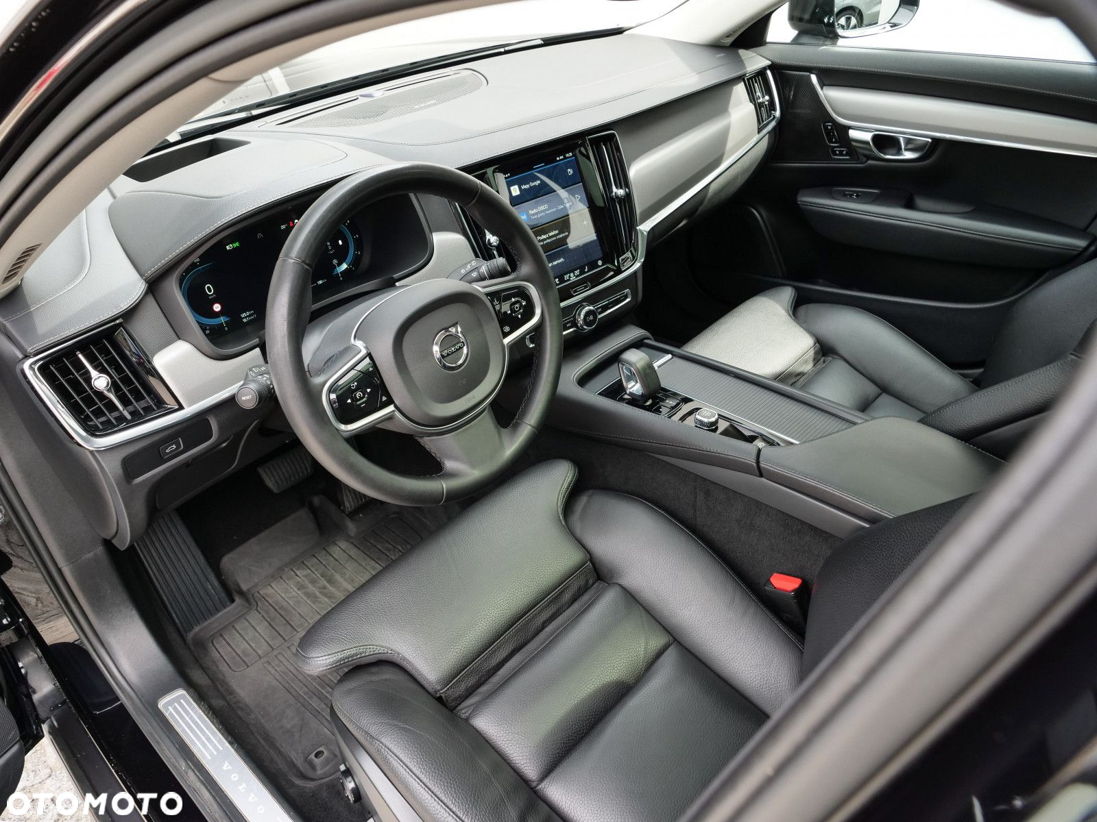 Volvo V90 Cross Country - 15