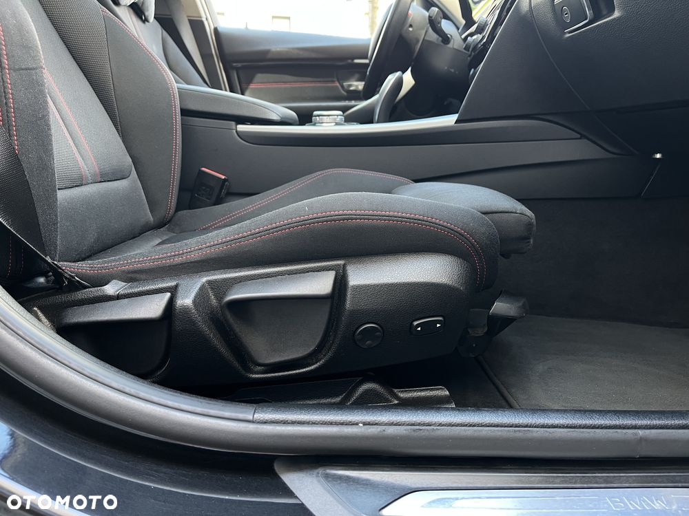 BMW Seria 3 320d Sport Line Shadow - 23