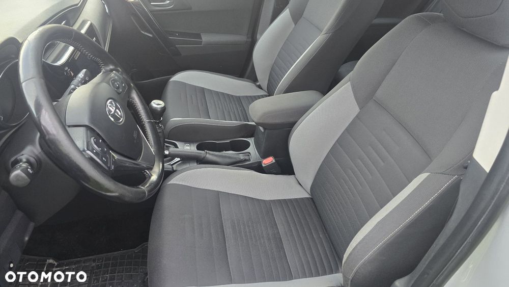 Toyota Auris 1.6 D-4D Comfort - 13