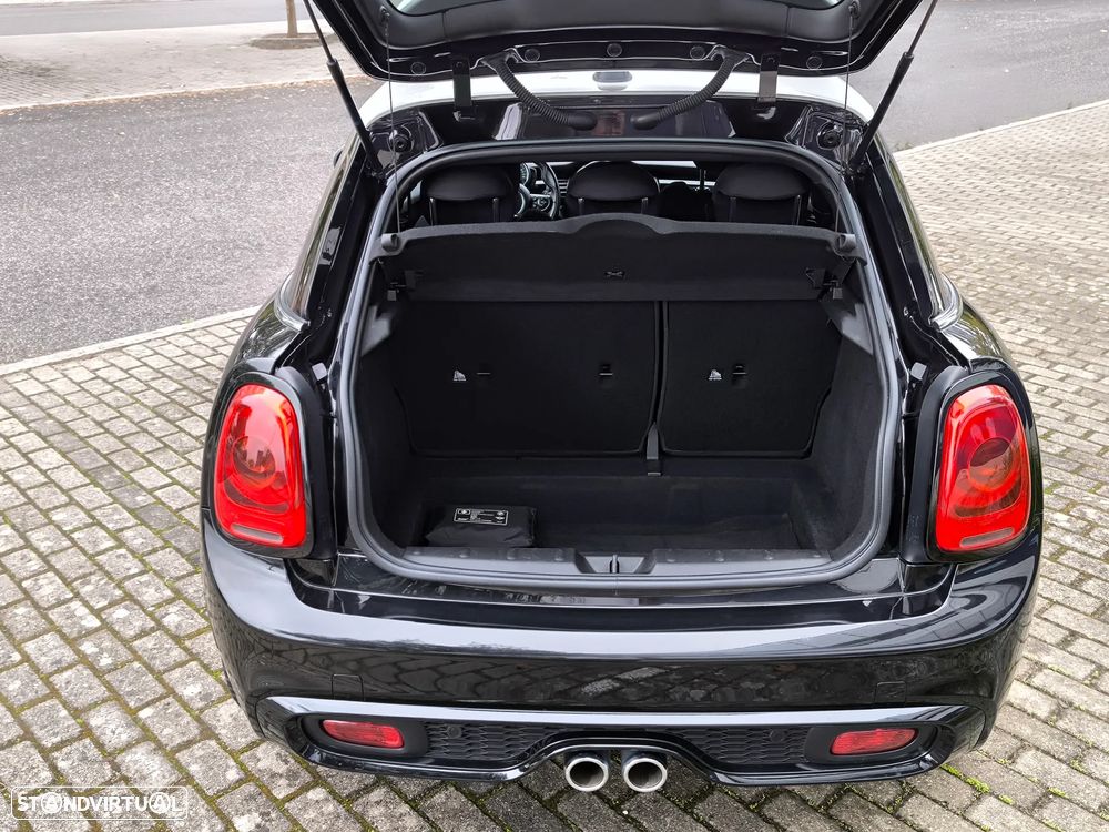 MINI 5 Portas Cooper SD Auto - 12