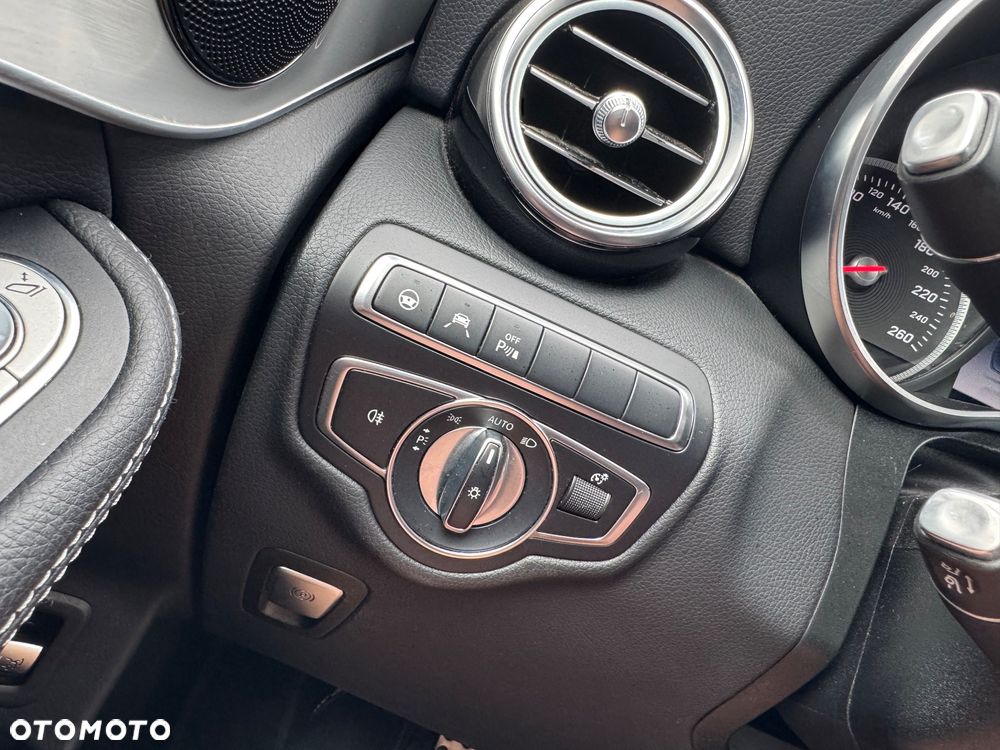 Mercedes-Benz GLC 250 4Matic 9G-TRONIC AMG Line - 35