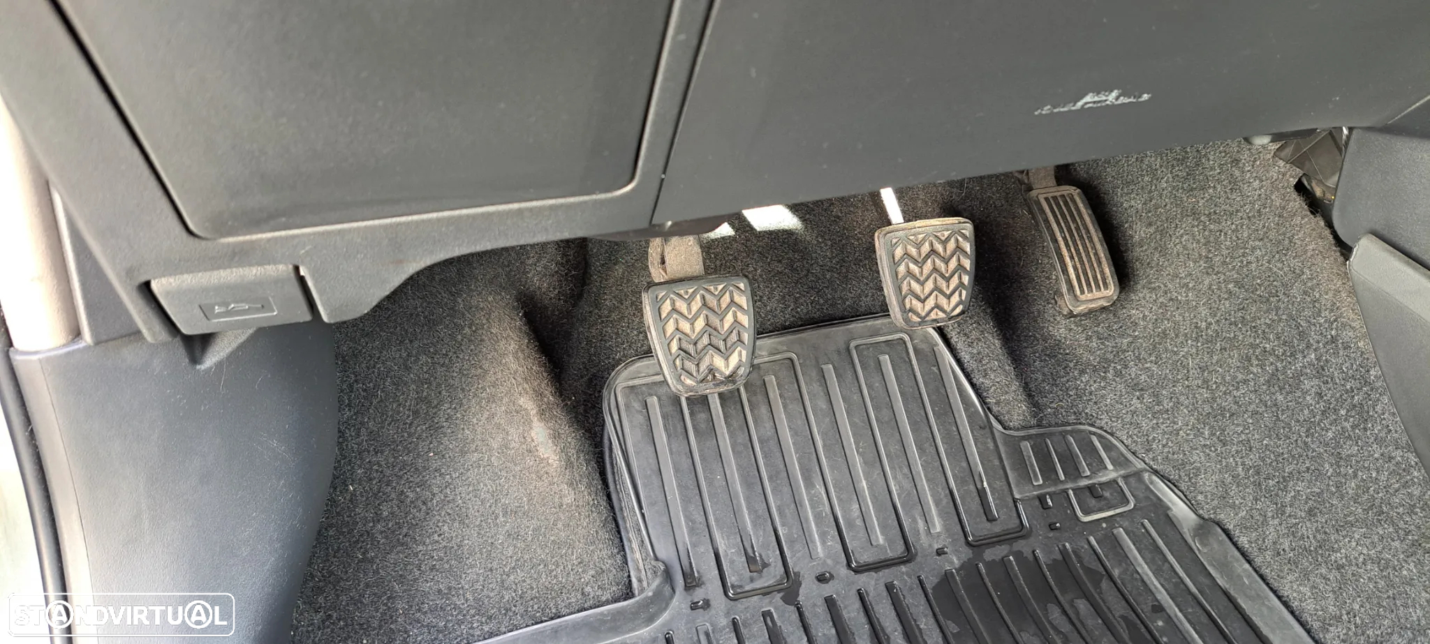 Toyota Yaris 1.4 D-4D AC Manual - 33