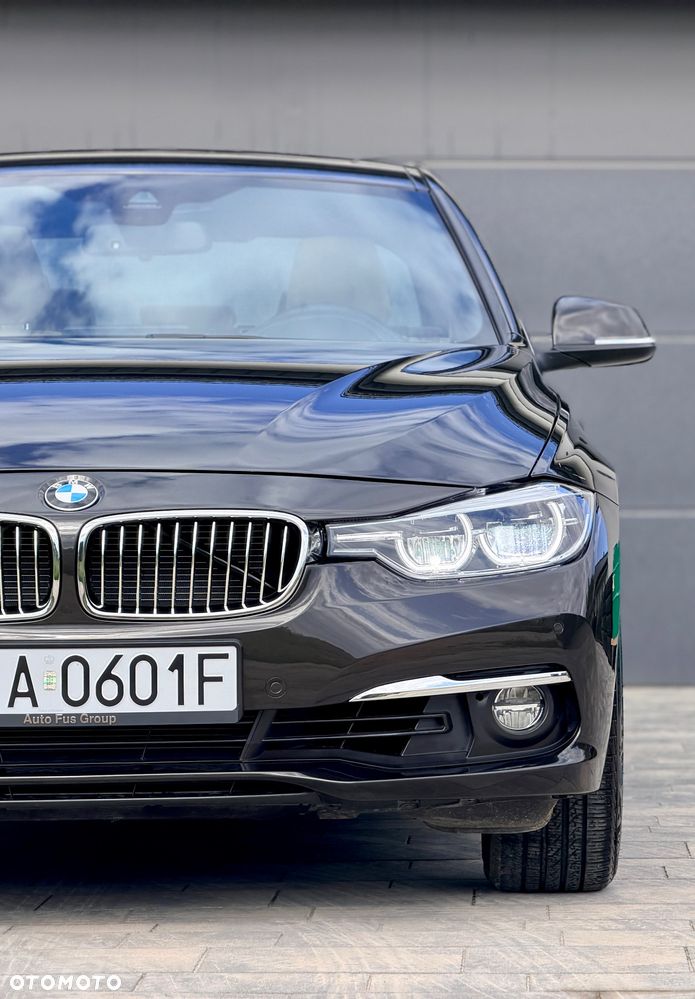 BMW Seria 3 330i Luxury Line - 20