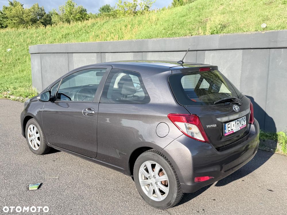 Toyota Yaris 1.33 Premium - 5