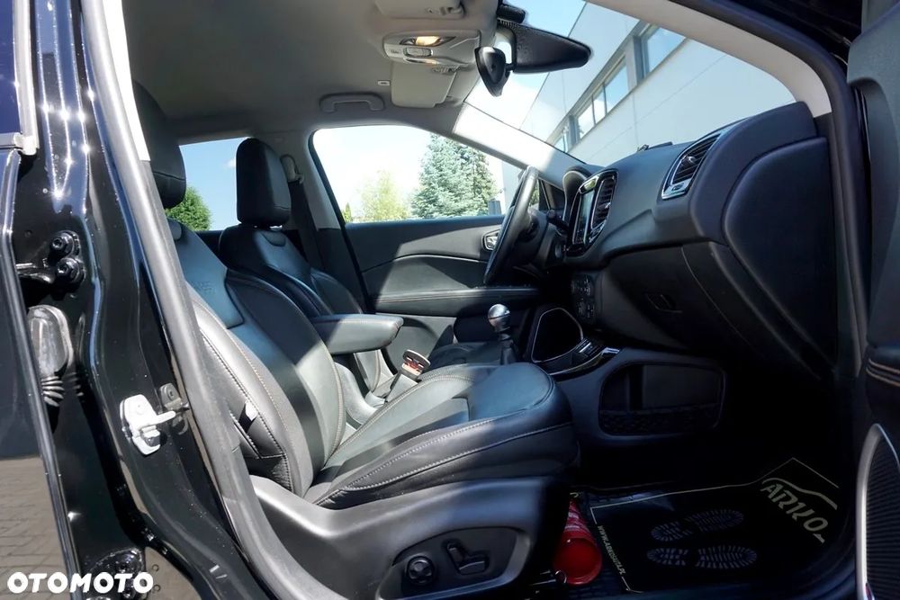 Jeep Compass 1.4 MultiAir Limited - 32