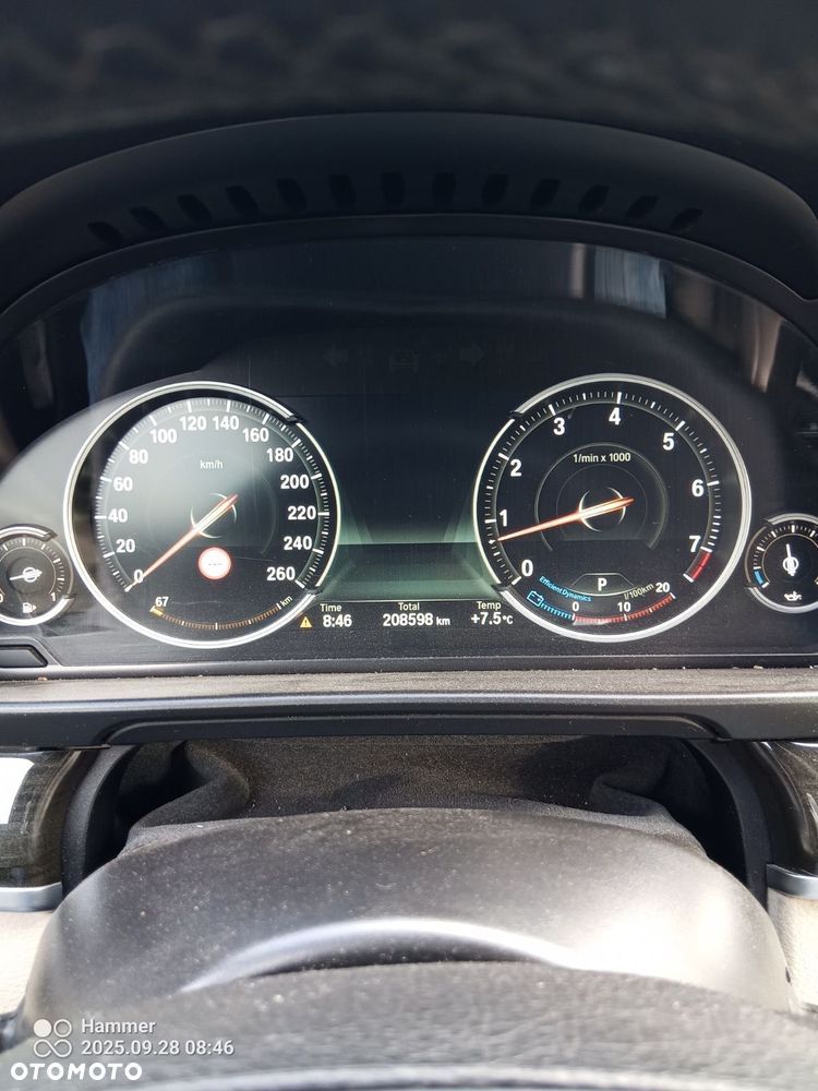 BMW Seria 5 528i xDrive - 9