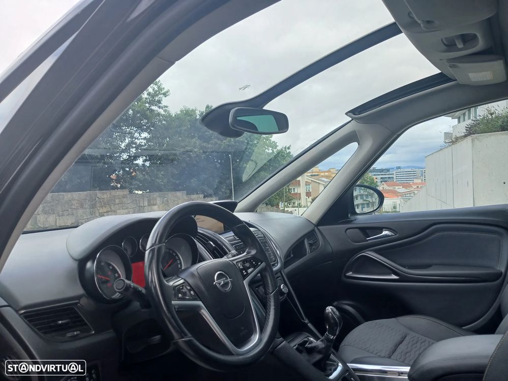 Opel Zafira 1.6 CDTi Executive — fotografia 15