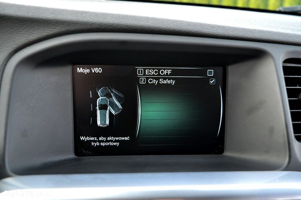 Volvo V60 D3 Drive-E Momentum - 32