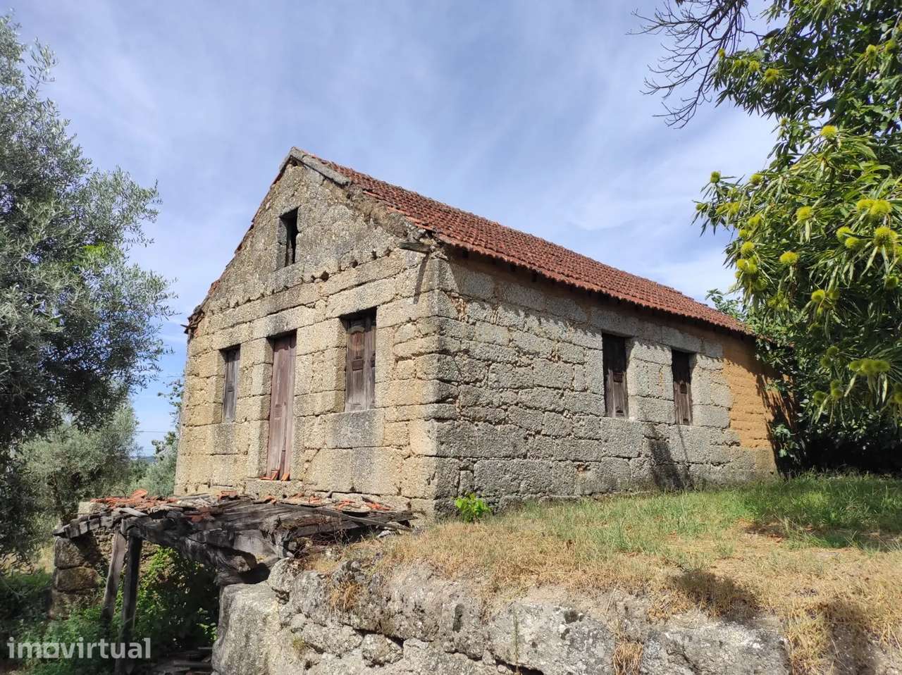 Moradia em pedra localizada em Santa Comba Dão - Grande imagem: 2/7