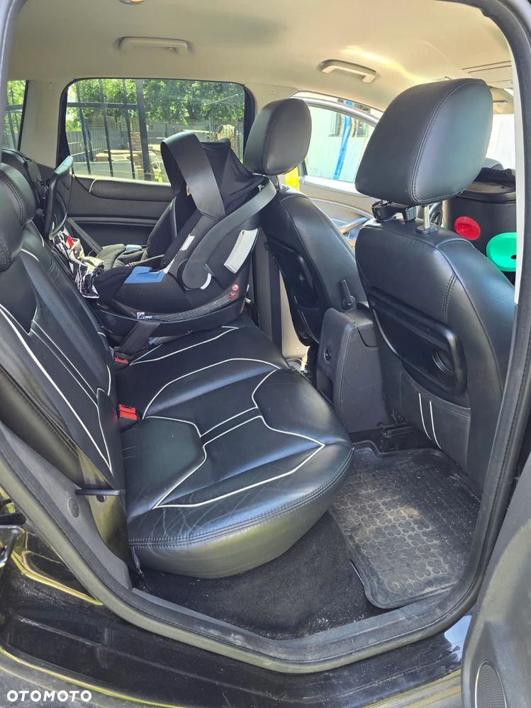 Ford Kuga - 8