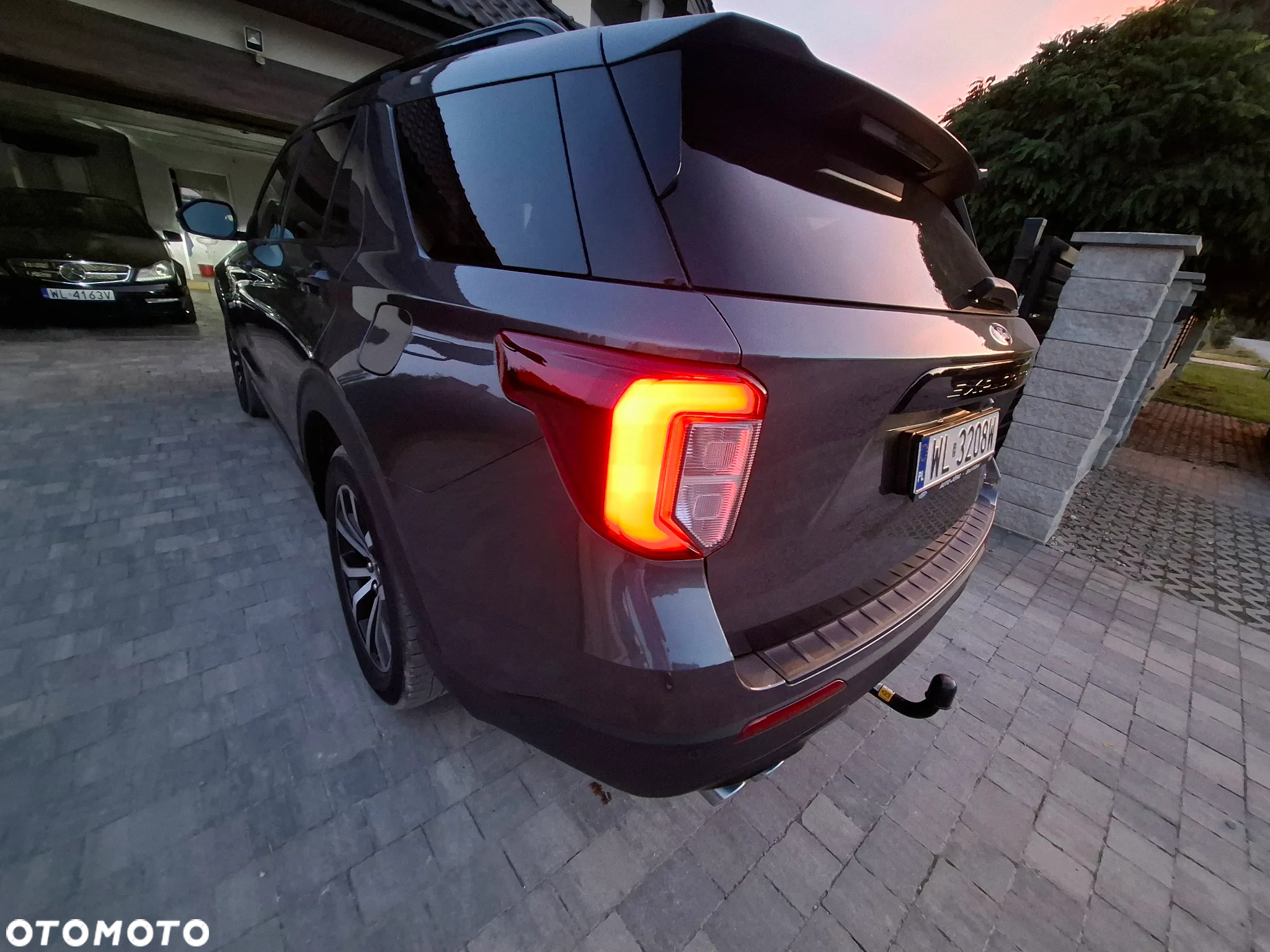 Ford Explorer - 3