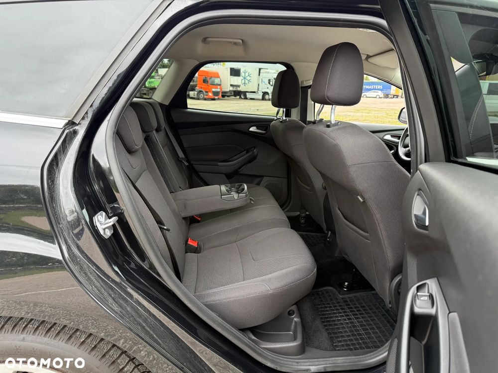 Ford Focus SW 1.0 EcoBoost Titanium - 29