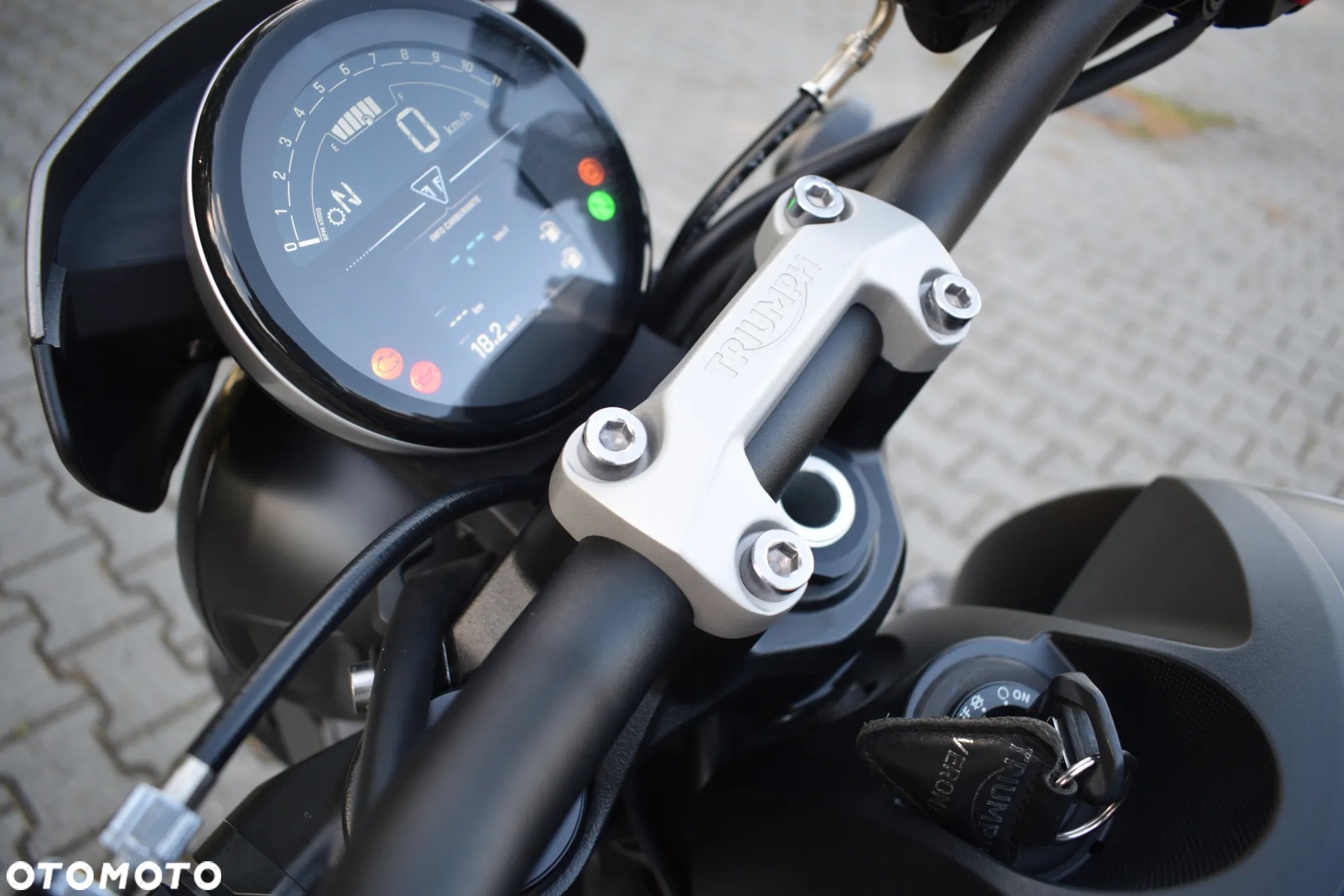 Triumph Trident - 34