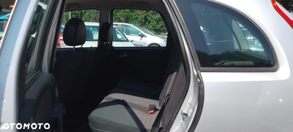 Opel Meriva ver-1-6-16v-cosmo-easytronic - 11