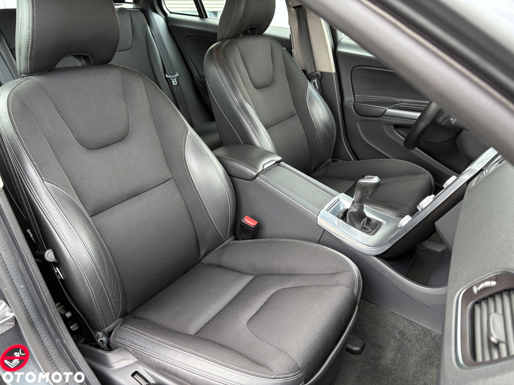 Volvo V60 D2 Momentum - 20