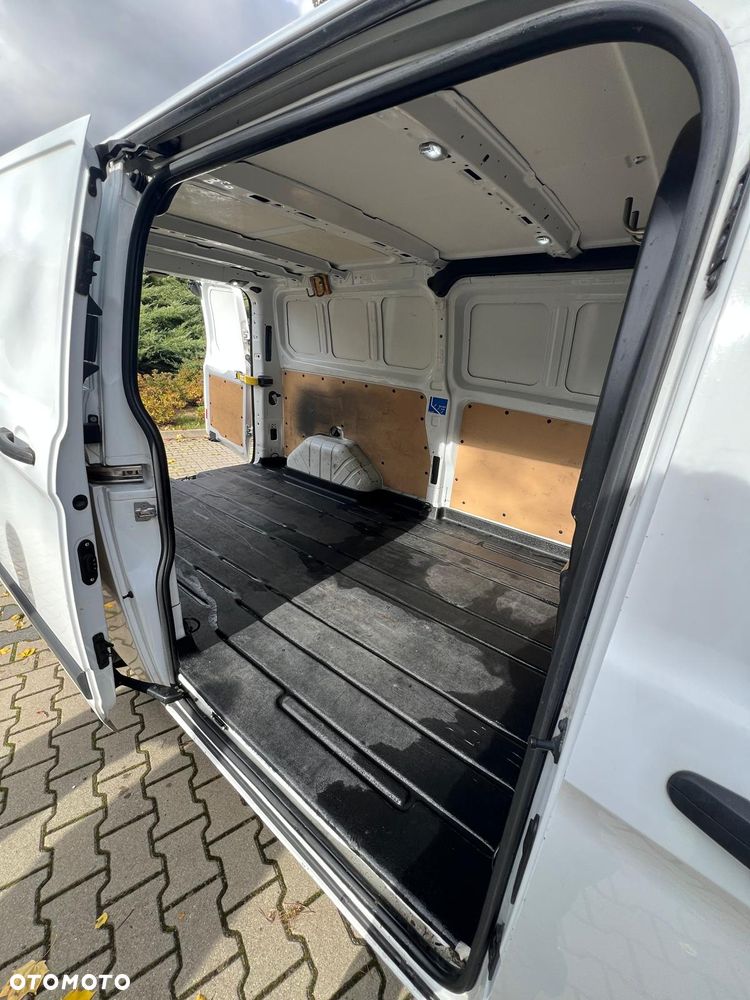 Ford TRANSIT CUSTOM - 9