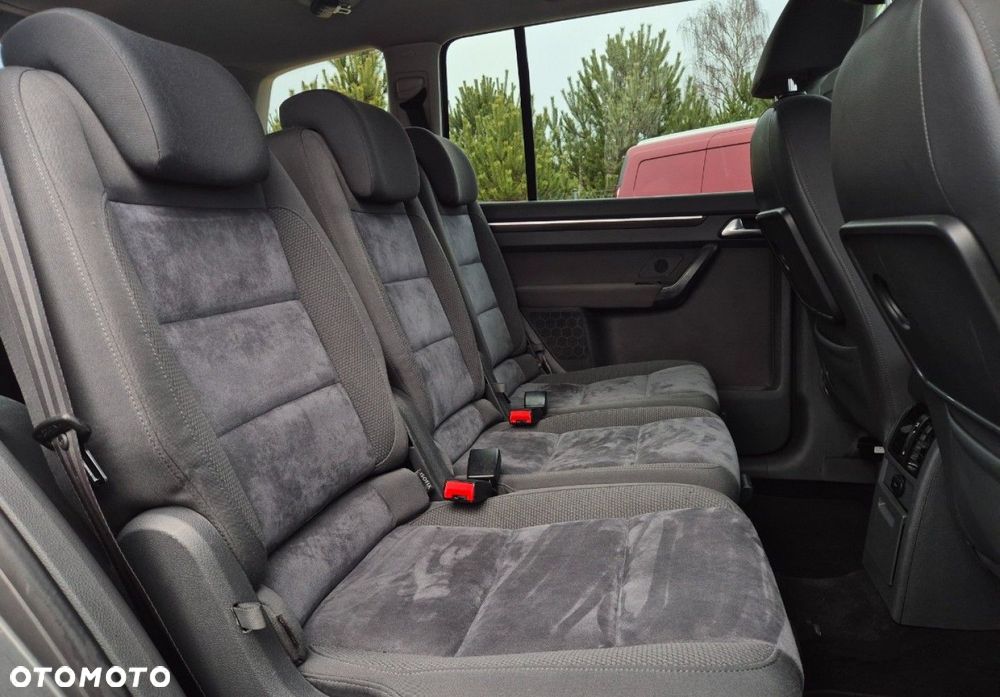 Volkswagen Touran - 9