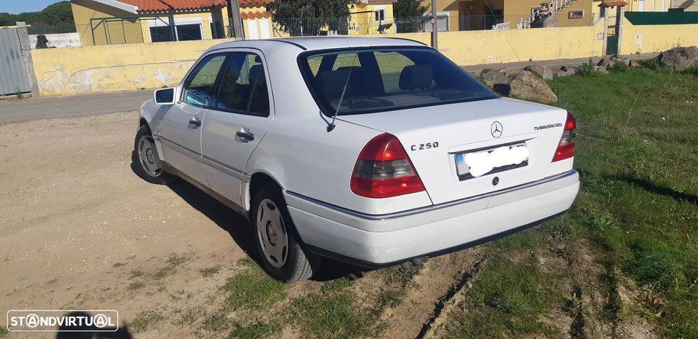 Mercedes-Benz C 250 TD Elegance - 4
