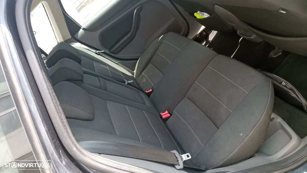 Ford Focus SW 1.6 TDCi DPF Titanium - 12