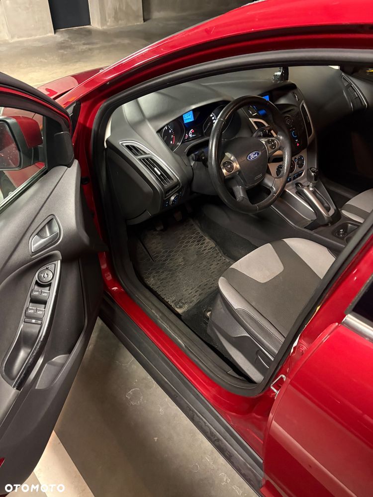 Ford Focus 1.6 EcoBoost Trend - 24