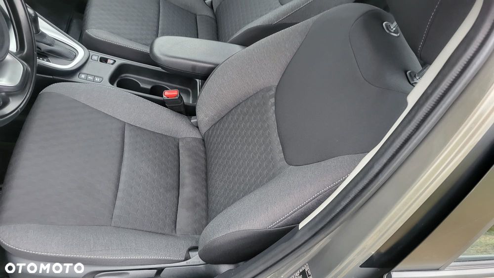 Toyota Yaris Hybrid 100 Active - 18