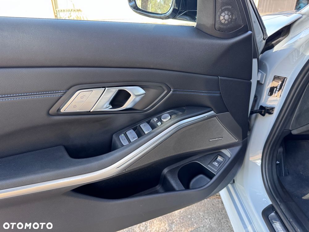 BMW Seria 3 320d xDrive mHEV M Sport - 23