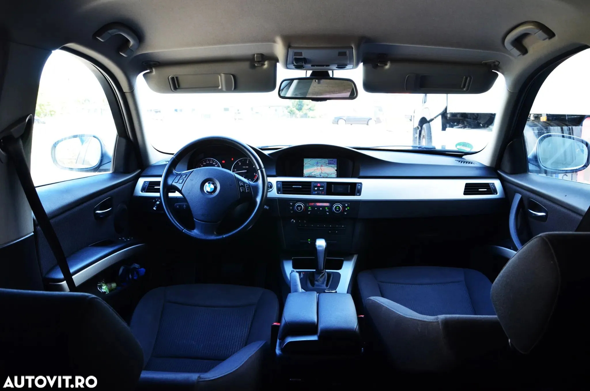 BMW Seria 3 318d DPF Touring Aut. Edition Lifestyle - 19