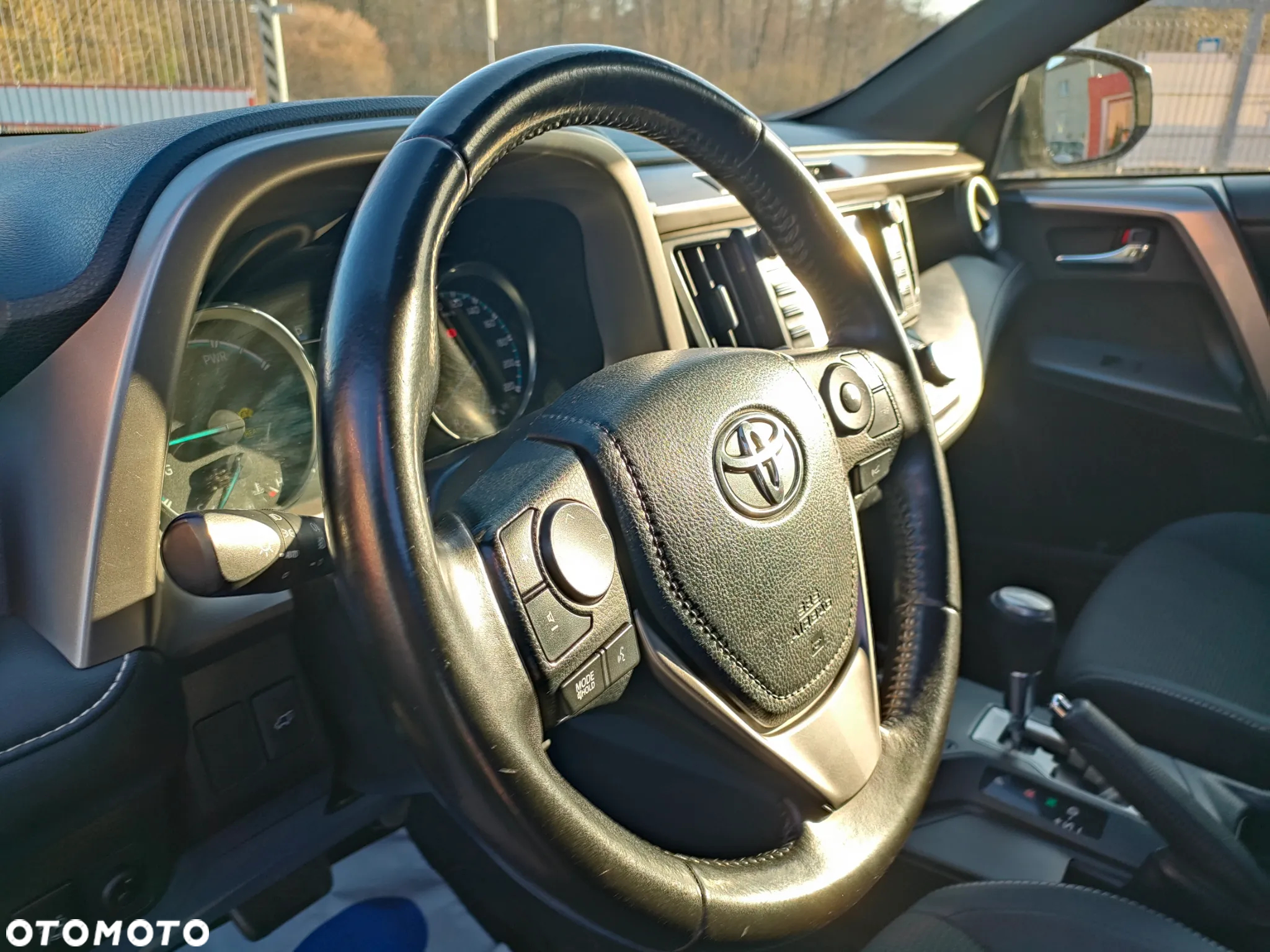 Toyota RAV4 Hybrid Premium 4x2 - 17