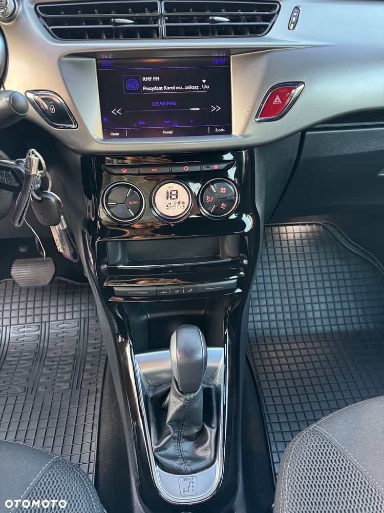 Citroën DS3 PureTech 110 Start & Stop EAT6 SoChic - 19