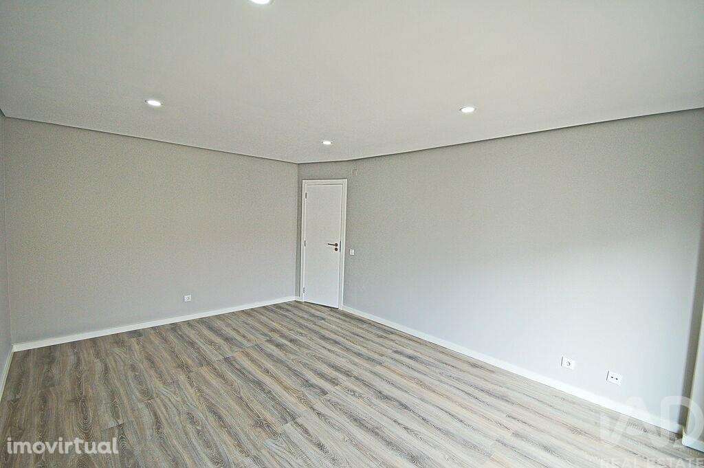 Apartamento T3 em Amora de 97,00 m2 - Grande imagem: 2/18
