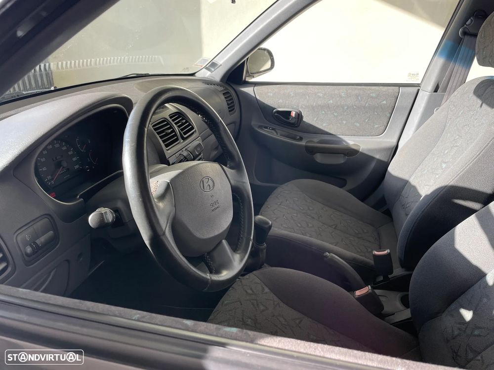Hyundai Accent 1.3 GLS - 3