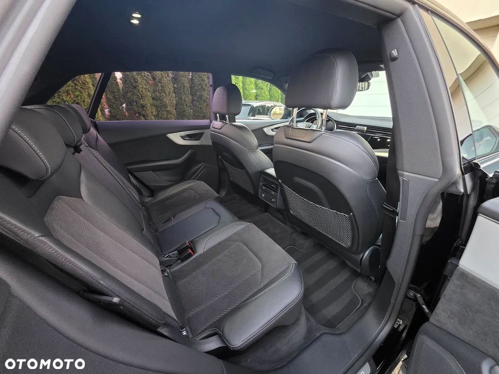 Audi Q8 - 24