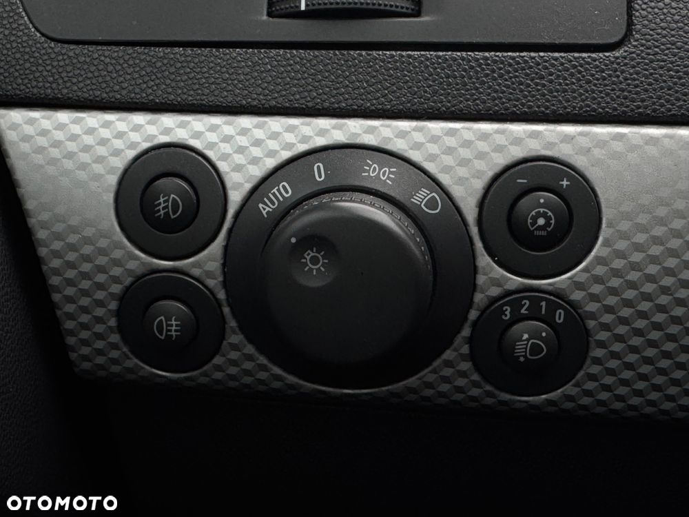 Opel Astra 1.6 Sport - 15