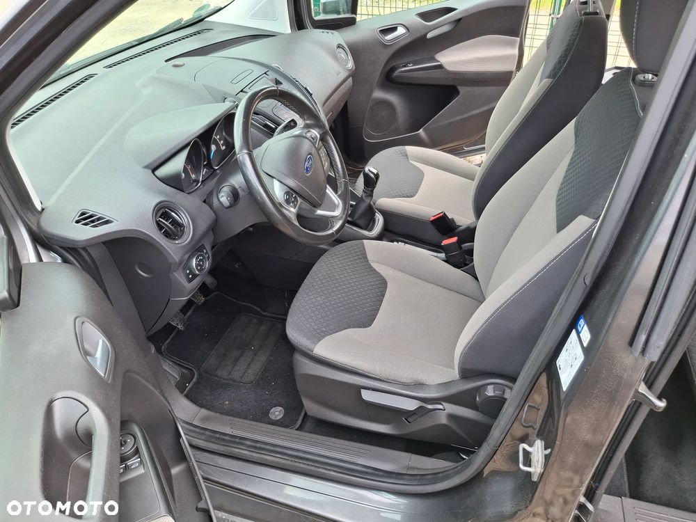 Ford Tourneo Courier 1.0 EcoBoost S&S Titanium - 14